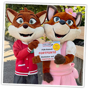 Funny und Frida zeigen den Rabatt-Code "FORTFUN10" mit dem man 10 % auf datierte Tagestickets spart.